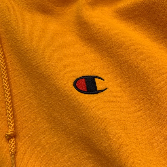 URBAND OUTFITTERS X CHAMPION - Picture 3 of 8